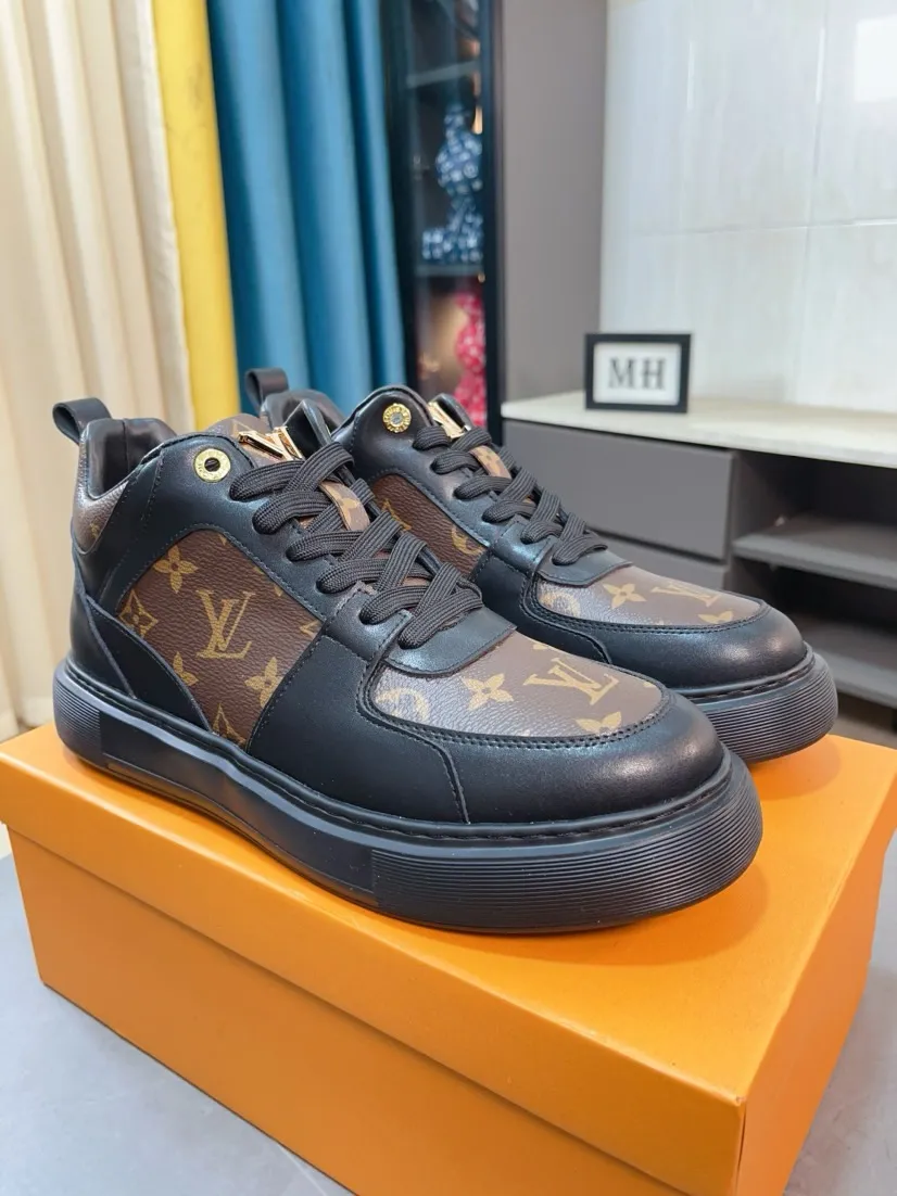 Ex-factory price 438🌹🌹【LOUIS VUITTON】Same style on Louis Vuitton* official website🚹Men's high-top casual shoes❤️Same style as popular celebrities and big names ~ Best-selling at home and abroad Lv focuses on the checkerboard series...Imported first-layer cowhide with special fabrics➕Full sheepskin lining➕Brand-specific hollow outsole💎Produced by OEM The highest version🔍🔍Number of codes: 38-44,